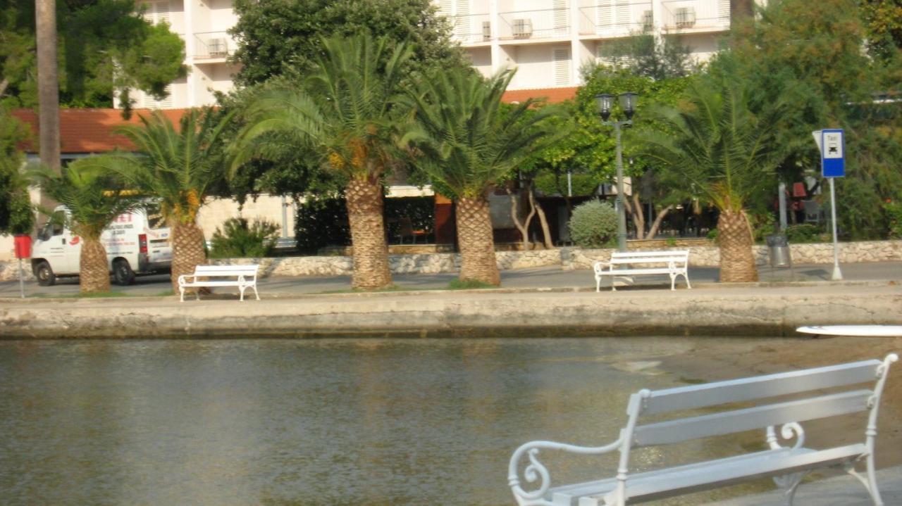 Apartments Lumbardina Lumbarda Oda fotoğraf
